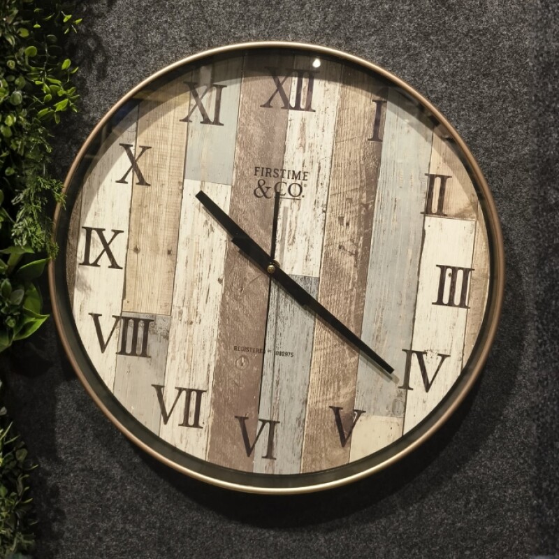 Rustic Roman Wall Clock – Wooden Vintage Design