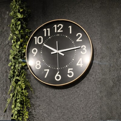 Minimal Modern Wall Clock – Black Contemporary Design