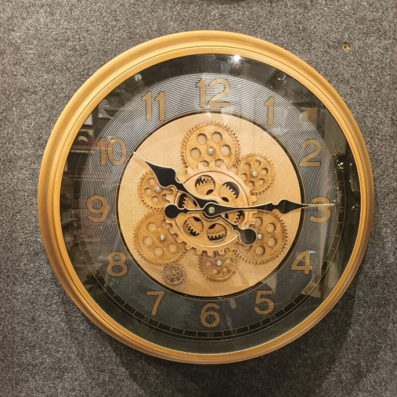 Luxury Gear Wall Clock – Gold Modern Design