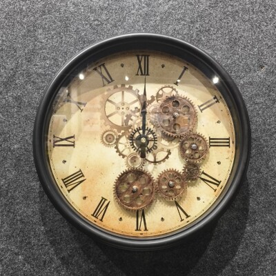 Vintage Roman Gear Wall Clock – Classic Antique Design