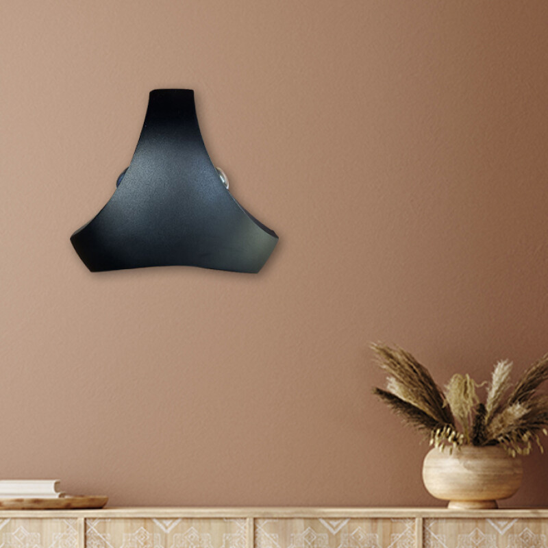 Volvo 302 Wall Light (3 Way 3W)